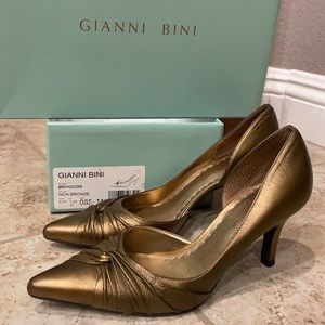 Gianni Bini Swing Bronze Pointed Toe Pumps 6.5